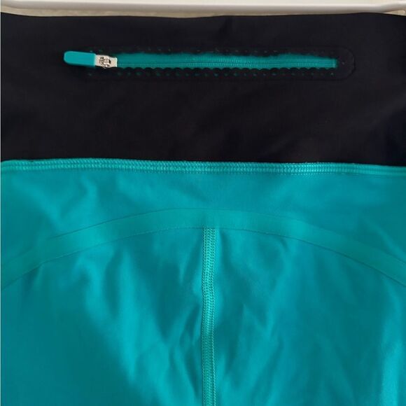 Lululemon Athletica Blue and Black Ankle Cropped Pants - Picture 3 of 8